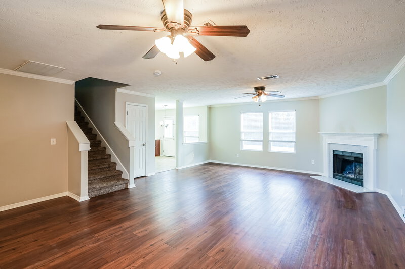 1,950/Mo, 109 Neville Ct Smyrna, TN 37167 Living Room View 2