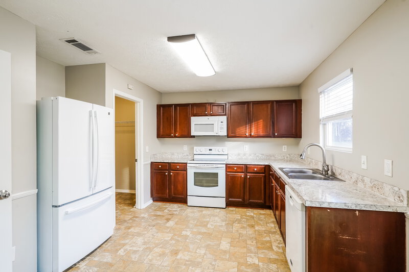 1,950/Mo, 109 Neville Ct Smyrna, TN 37167 Kitchen View 2