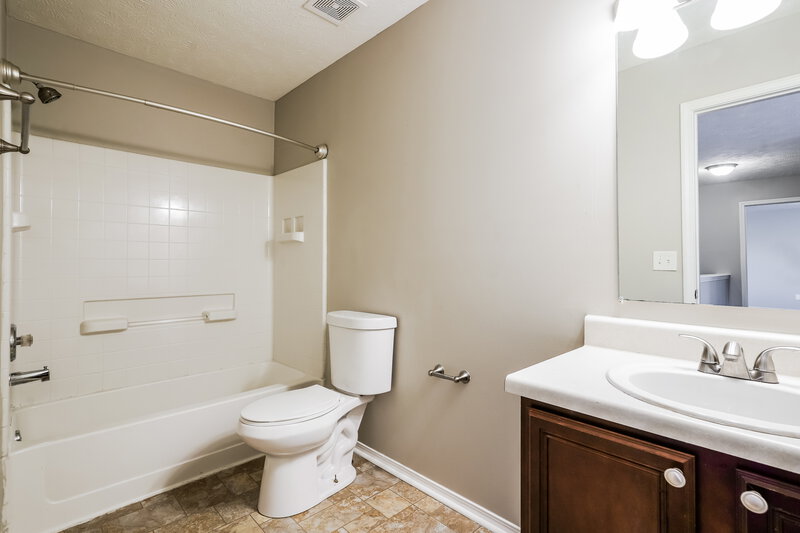 1,950/Mo, 109 Neville Ct Smyrna, TN 37167 Bathroom View