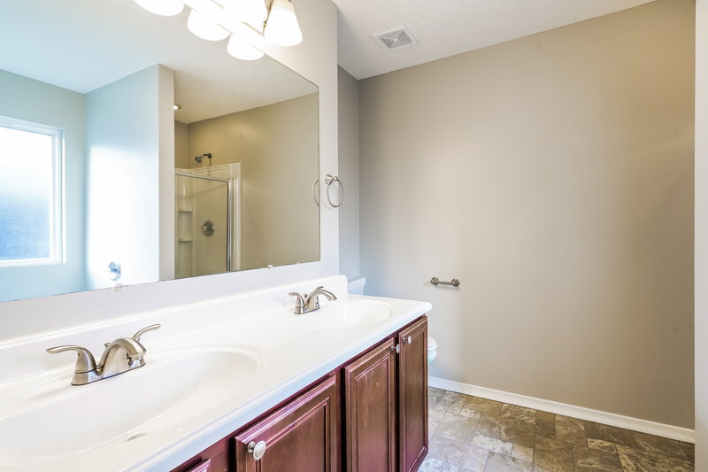1,950/Mo, 109 Neville Ct Smyrna, TN 37167 Bathroom View 2