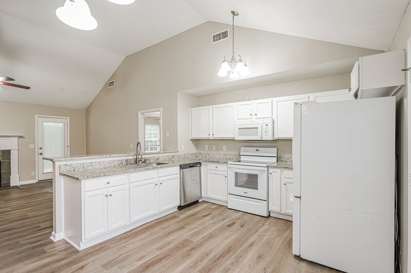 2,040/Mo, 1339 Mac Duff Dr Murfreesboro, TN 37128 Kitchen View 2