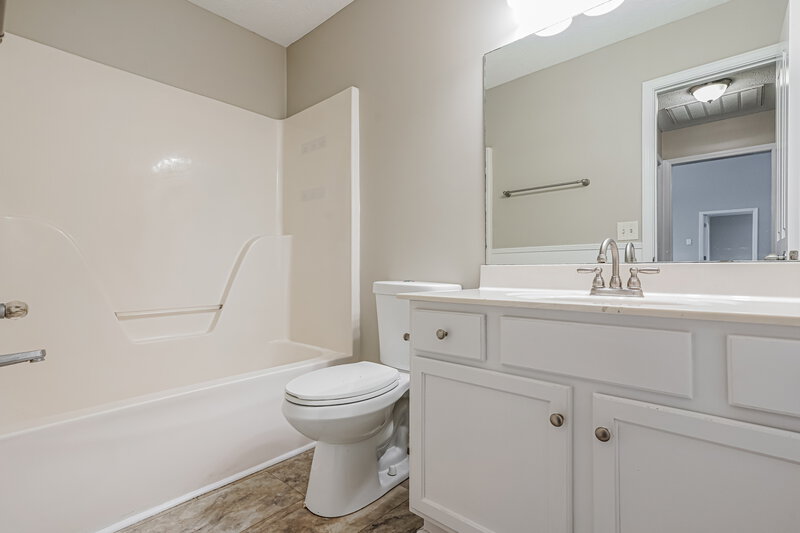 2,040/Mo, 1339 Mac Duff Dr Murfreesboro, TN 37128 Bathroom View