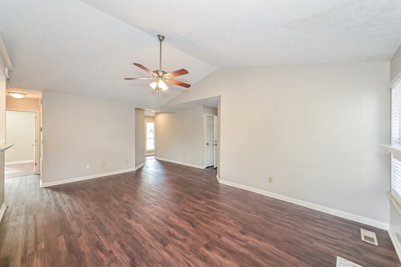 2,355/Mo, 1019 Cedar Creek Village Rd Mt Juliet, TN 37122 Living Room View 2