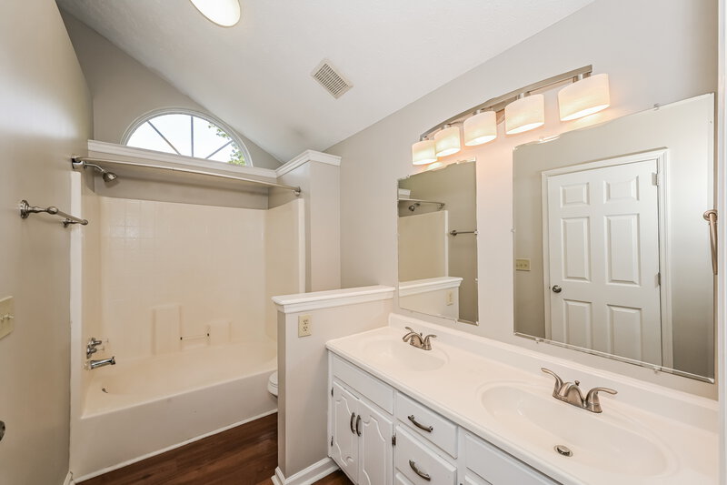 2,355/Mo, 1019 Cedar Creek Village Rd Mt Juliet, TN 37122 Main Bathroom View