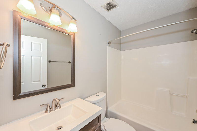 2,355/Mo, 1019 Cedar Creek Village Rd Mt Juliet, TN 37122 Bathroom View