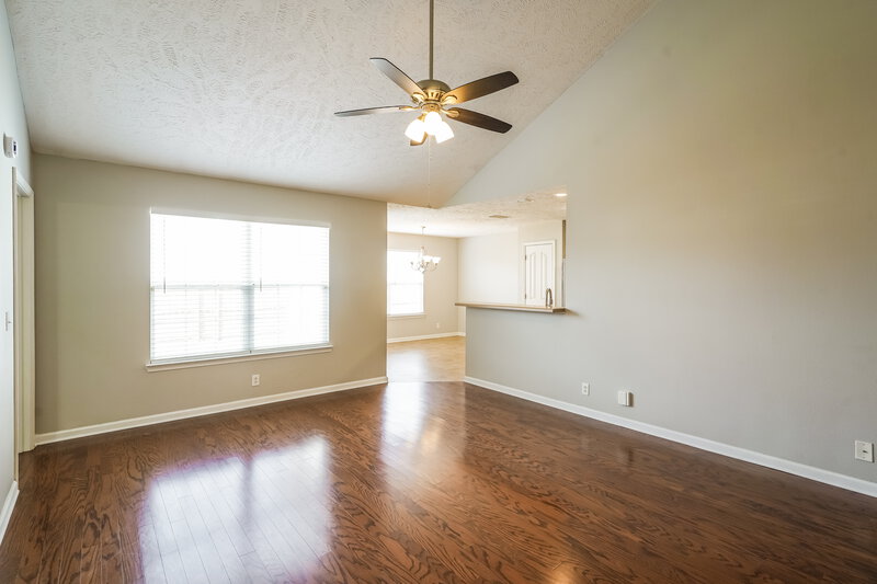 1,960/Mo, 2026 Cason Trl Murfreesboro, TN 37128 Living Room View 2