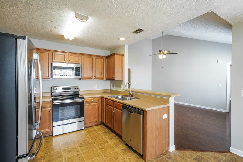1,960/Mo, 2026 Cason Trl Murfreesboro, TN 37128 Kitchen View 2