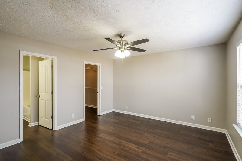 1,960/Mo, 2026 Cason Trl Murfreesboro, TN 37128 Main Bedroom View