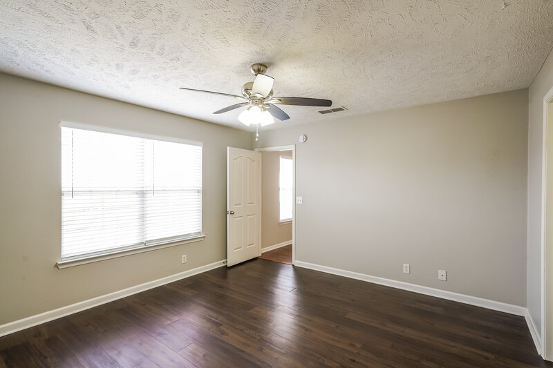 1,960/Mo, 2026 Cason Trl Murfreesboro, TN 37128 Main Bedroom View 2