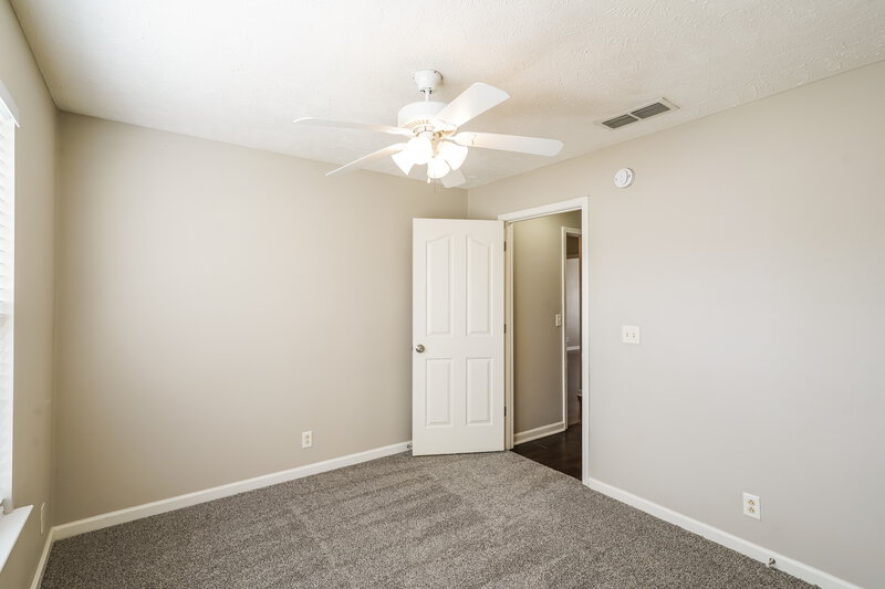 1,960/Mo, 2026 Cason Trl Murfreesboro, TN 37128 Bedroom View 4