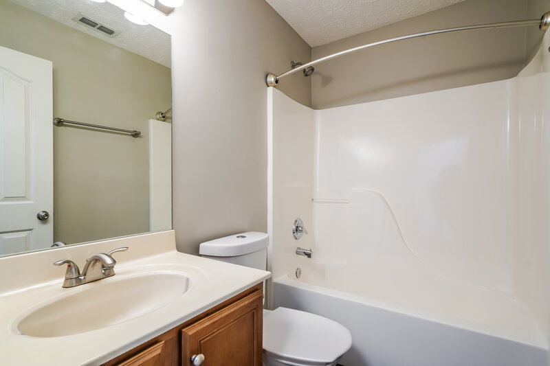 1,960/Mo, 2026 Cason Trl Murfreesboro, TN 37128 Bathroom View