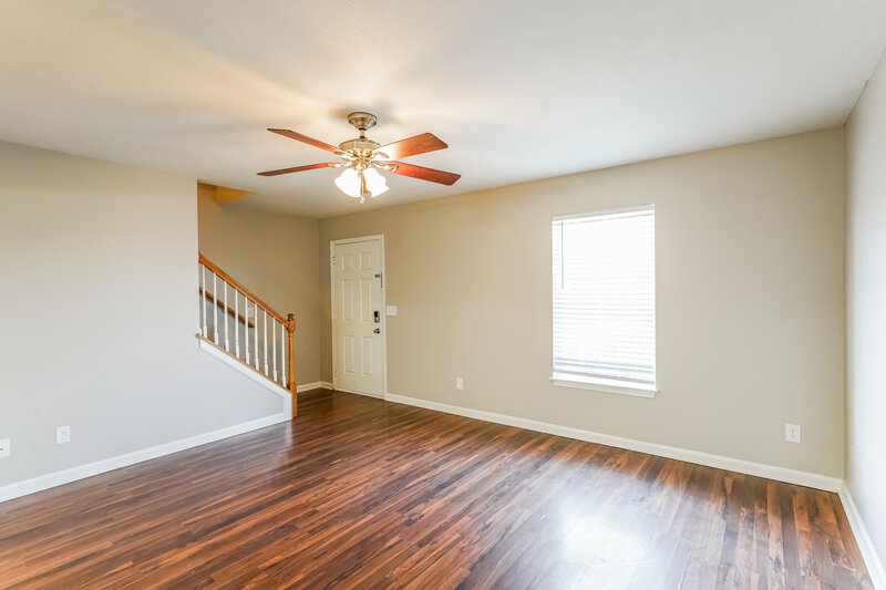 2,180/Mo, 143 Howard Woody Dr La Vergne, TN 37086 Living Room View