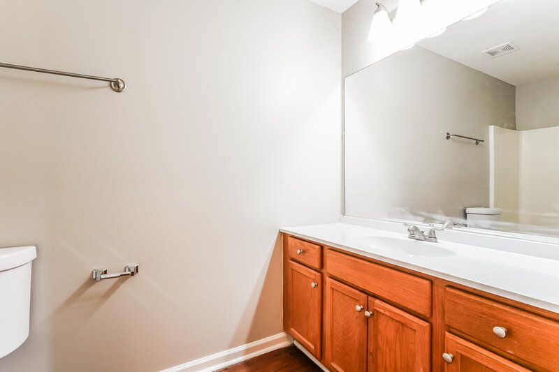 2,180/Mo, 143 Howard Woody Dr La Vergne, TN 37086 Bathroom View