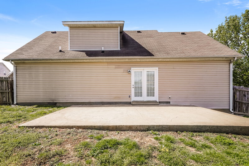 2,180/Mo, 143 Howard Woody Dr La Vergne, TN 37086 Rear View