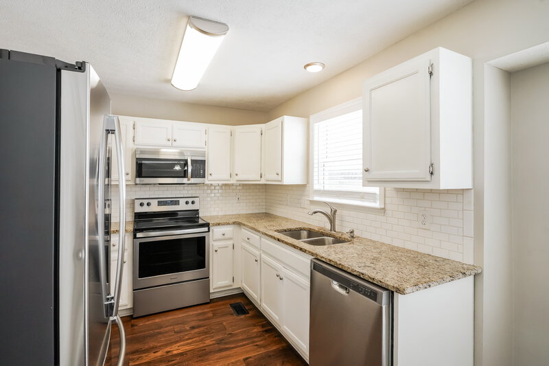 2,260/Mo, 114 Jesse Brown Dr Goodlettsville, TN 37072 Kitchen View