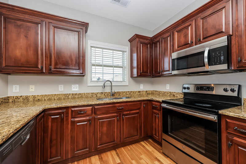 2,370/Mo, 8104 Dave Way Smyrna, TN 37167 Kitchen View 2
