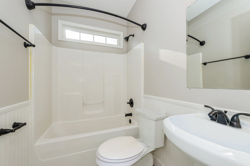 2,370/Mo, 8104 Dave Way Smyrna, TN 37167 Bathroom View