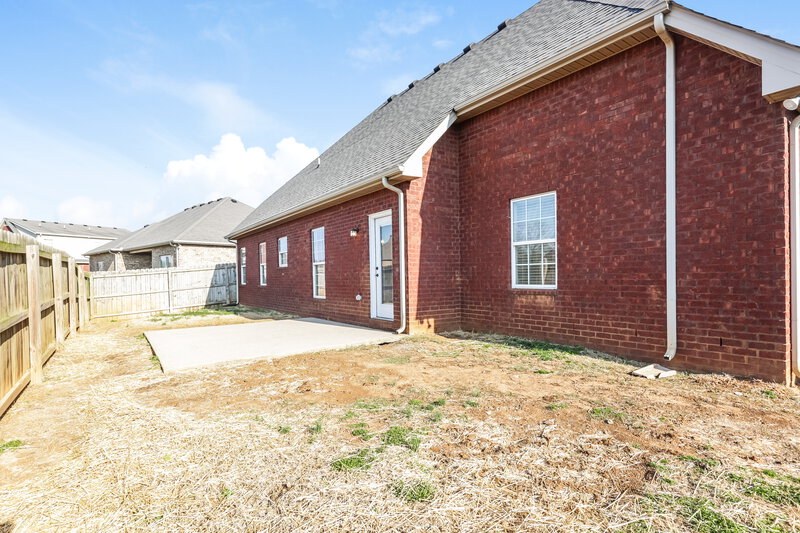 2,370/Mo, 8104 Dave Way Smyrna, TN 37167 Rear View