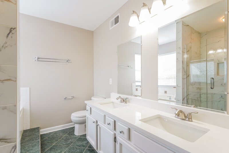 2,410/Mo, 102 Summerwood Ct Hendersonville, TN 37075 Main Bathroom View