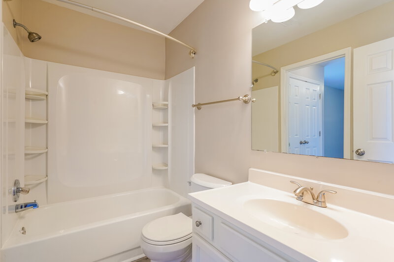 2,410/Mo, 102 Summerwood Ct Hendersonville, TN 37075 Bathroom View