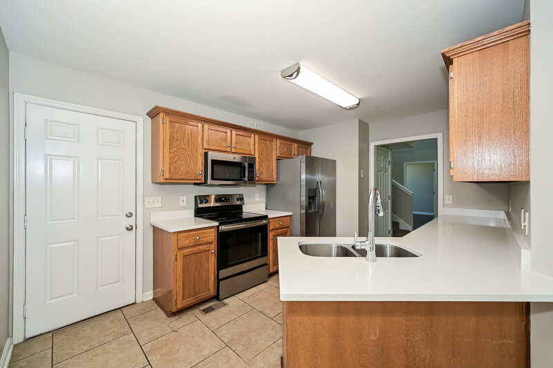 2,525/Mo, 1594 Laurel Ledge Dr La Vergne, TN 37086 Kitchen View