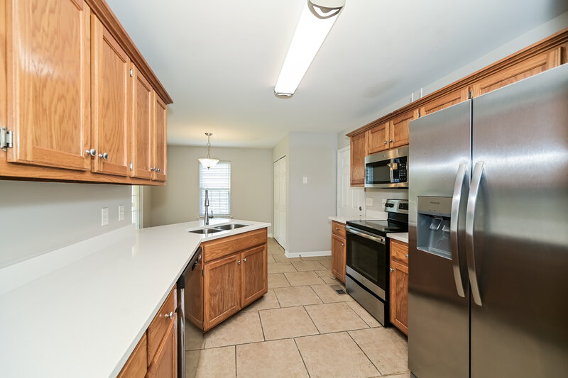 2,525/Mo, 1594 Laurel Ledge Dr La Vergne, TN 37086 Kitchen View 2