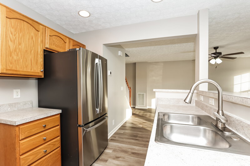 2,220/Mo, 1609 Timber Run Nashville, TN 37214 Kitchen View 2