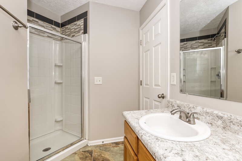 2,220/Mo, 1609 Timber Run Nashville, TN 37214 Main Bathroom View