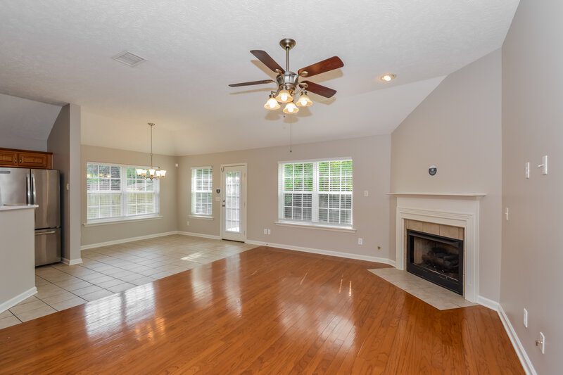 2,285/Mo, 6821 Hickory Rim Ct Antioch, TN 37013 Living Room View 2