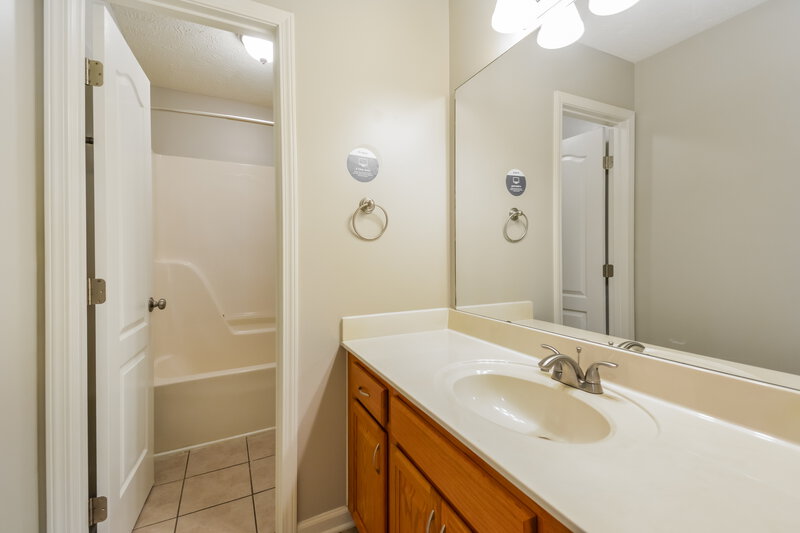 2,285/Mo, 6821 Hickory Rim Ct Antioch, TN 37013 Bathroom View