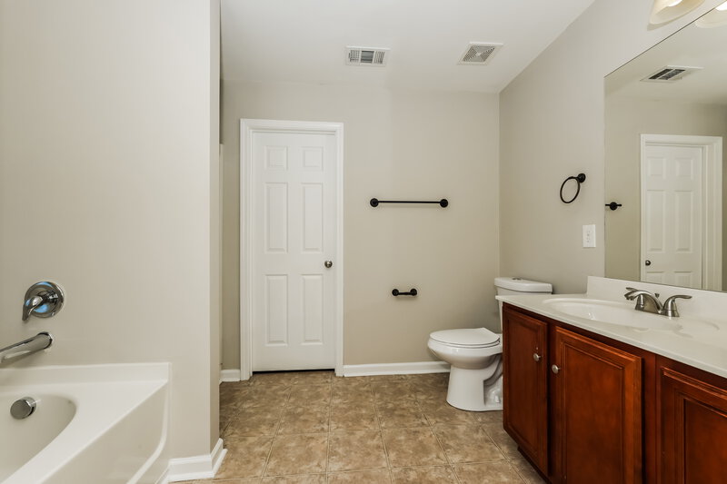 2,435/Mo, 208 Elderberry Way Murfreesboro, TN 37128 Bathroom View