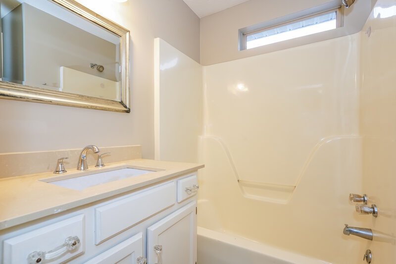 2,020/Mo, 1044 Mulberry Way Nashville, TN 37207 Bathroom View