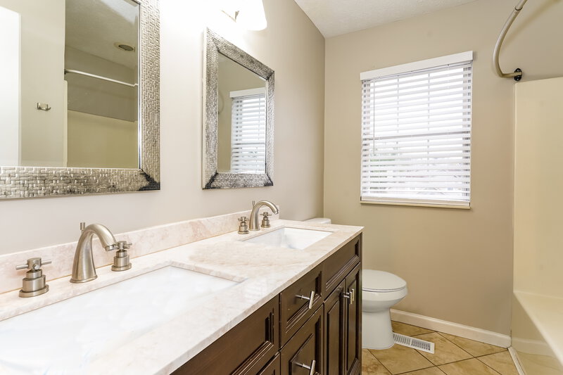 2,020/Mo, 1044 Mulberry Way Nashville, TN 37207 Bathroom View 2