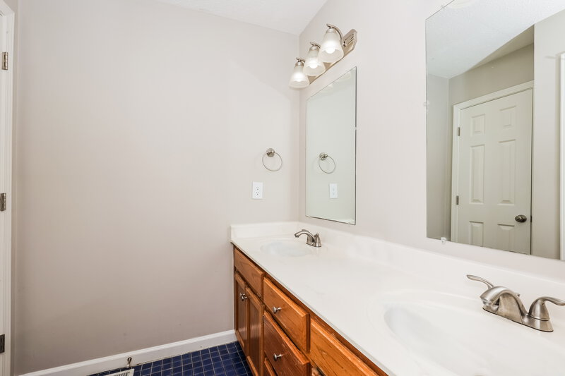 2,620/Mo, 4569 Raccoon Trl Hermitage, TN 37076 Bathroom View