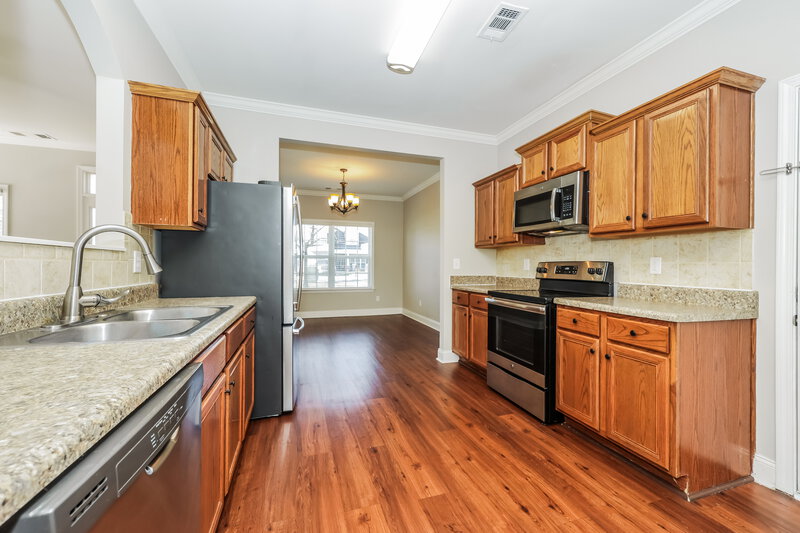 2,025/Mo, 4236 Princeton Oaks Ln Murfreesboro, TN 37129 Kitchen View 2
