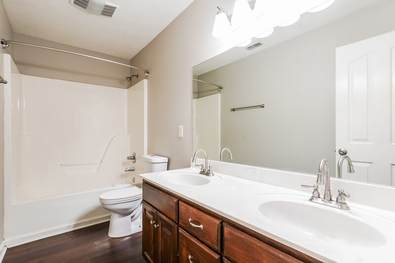 2,310/Mo, 2908 Boyle Ct Murfreesboro, TN 37128 Bathroom View