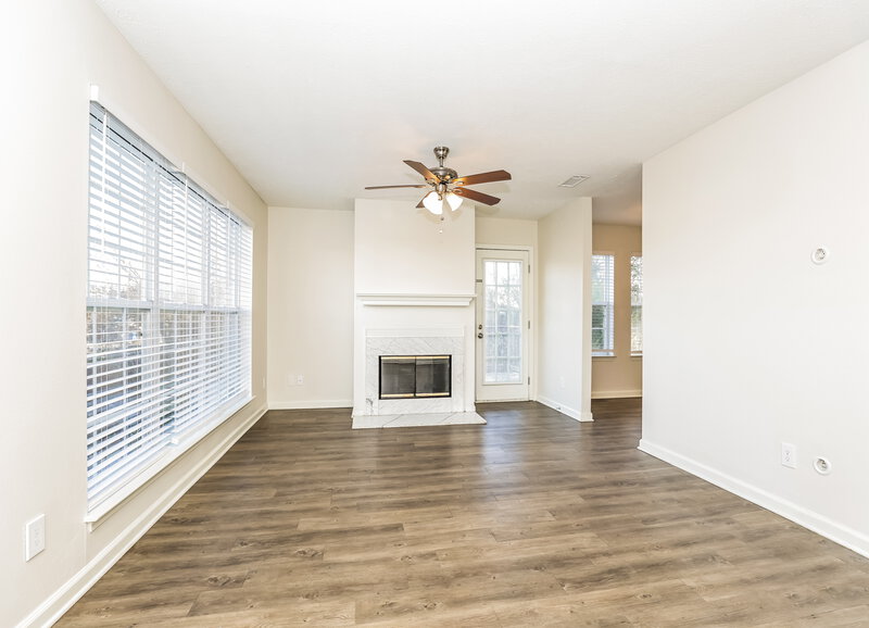 1,720/Mo, 838 Carmen Way La Vergne, TN 37086 Living Room View 2