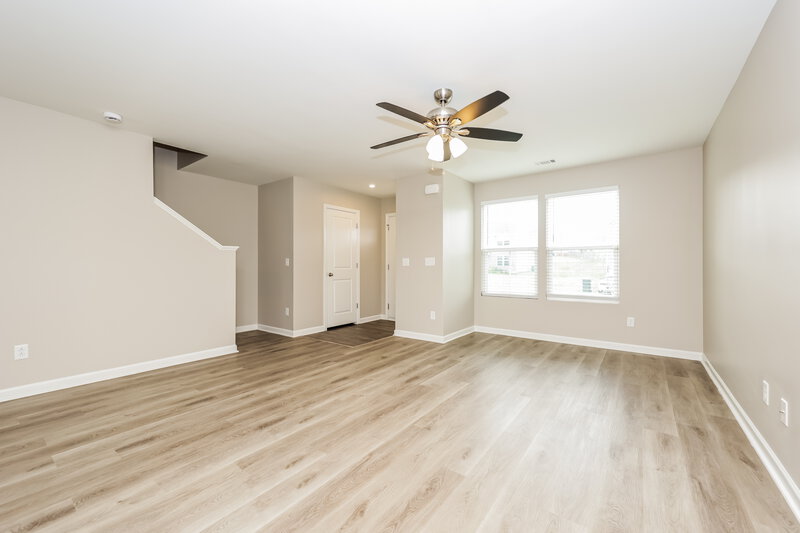 2,980/Mo, 106 Norwich Ct La Vergne, TN 37086 Living Room View