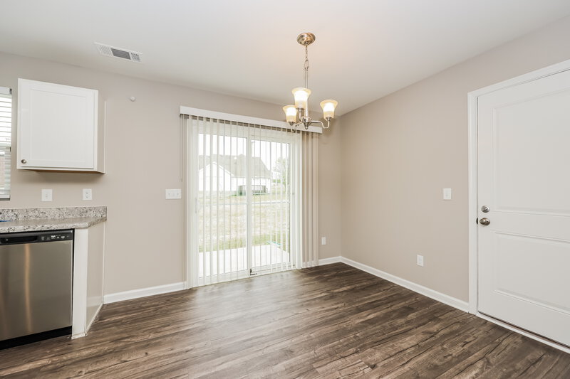 2,980/Mo, 106 Norwich Ct La Vergne, TN 37086 Dining Room View