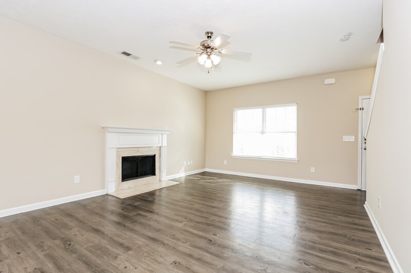 2,025/Mo, 287 Hollandale Rd La Vergne, TN 37086 Living Room View 2