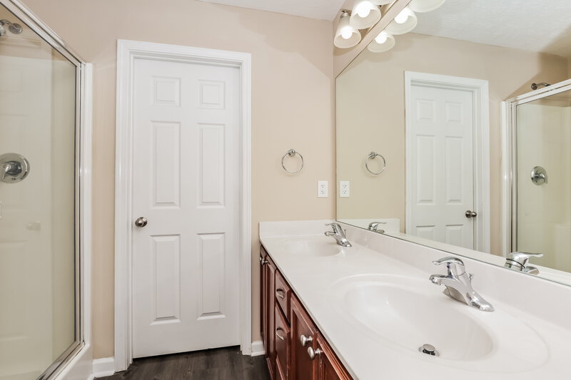 2,025/Mo, 287 Hollandale Rd La Vergne, TN 37086 Main Bathroom View 2