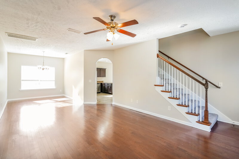 2,325/Mo, 1509 Rockglade Run Antioch, TN 37013 Living Room View 2