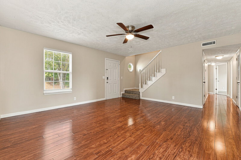 2,295/Mo, 2819 Weybridge Dr Murfreesboro, TN 37128 Living Room View 2