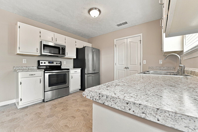 2,295/Mo, 2819 Weybridge Dr Murfreesboro, TN 37128 Kitchen View