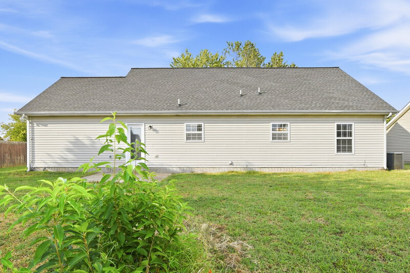 2,295/Mo, 2819 Weybridge Dr Murfreesboro, TN 37128 Rear View