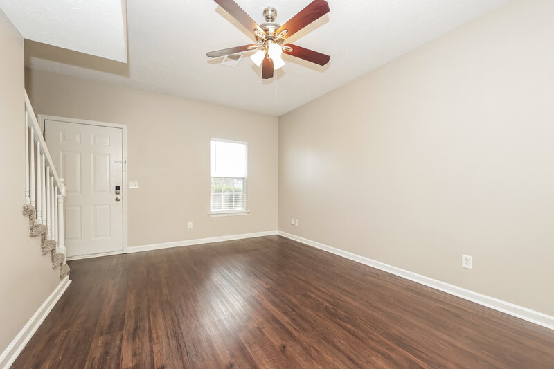1,800/Mo, 2716 Sewanee Pl Murfreesboro, TN 37128 Living Room View 2