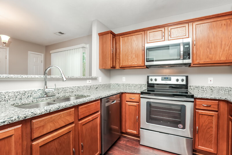 1,985/Mo, 122 Mary Joe Martin Dr La Vergne, TN 37086 Kitchen View 2