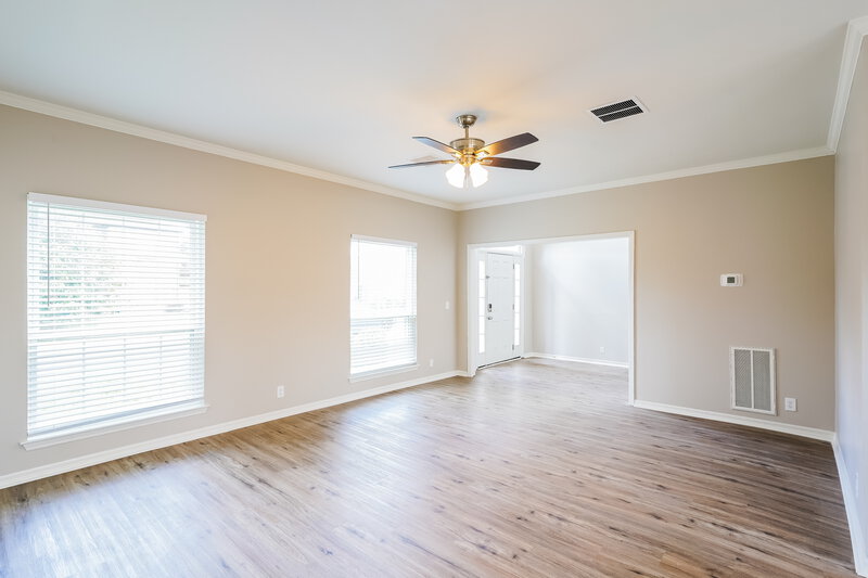 2,285/Mo, 4952 Alexis Dr Antioch, TN 37013 Living Room View 2