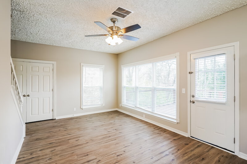 2,285/Mo, 4952 Alexis Dr Antioch, TN 37013 Family Room View