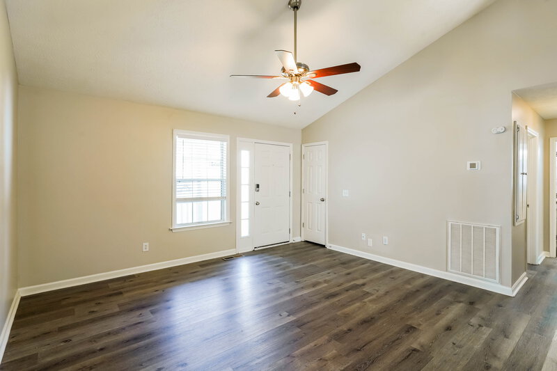 1,875/Mo, 777 Dover Glen Dr Antioch, TN 37013 Living Room View 2